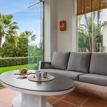 Vivi Homes - Casa Sereno Pool, Terrace & Garden Apartment *