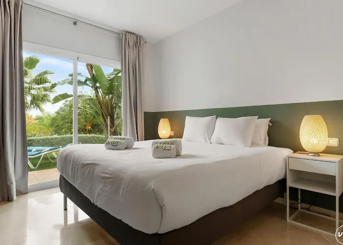 Vivi Homes - Casa Sereno - Lagoon - Pool - Garden - View Estepona